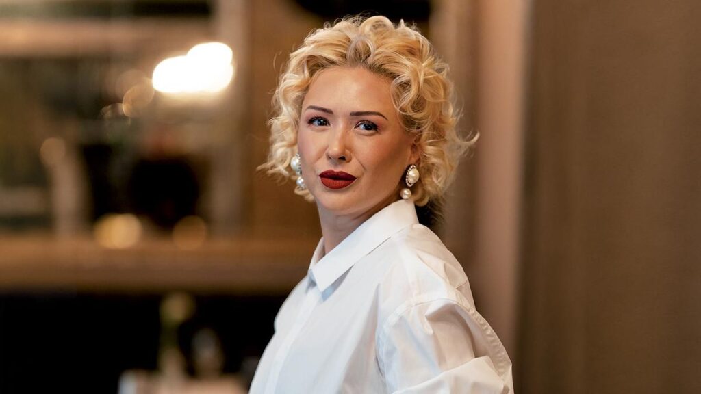 Езикът на естетиката: Владислава Кодева и изкуството да създаваш стойност